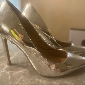 Never worn! EXPRESS Silver heel pumps size 10